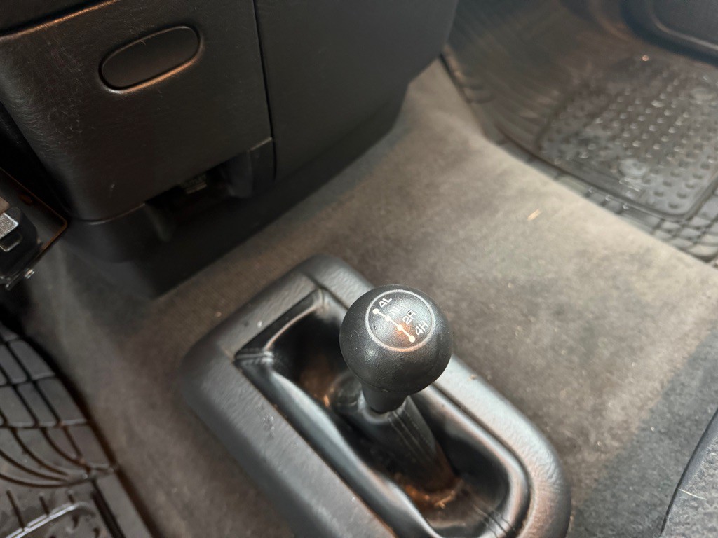 2004 Dodge Ram 2500 Image 11