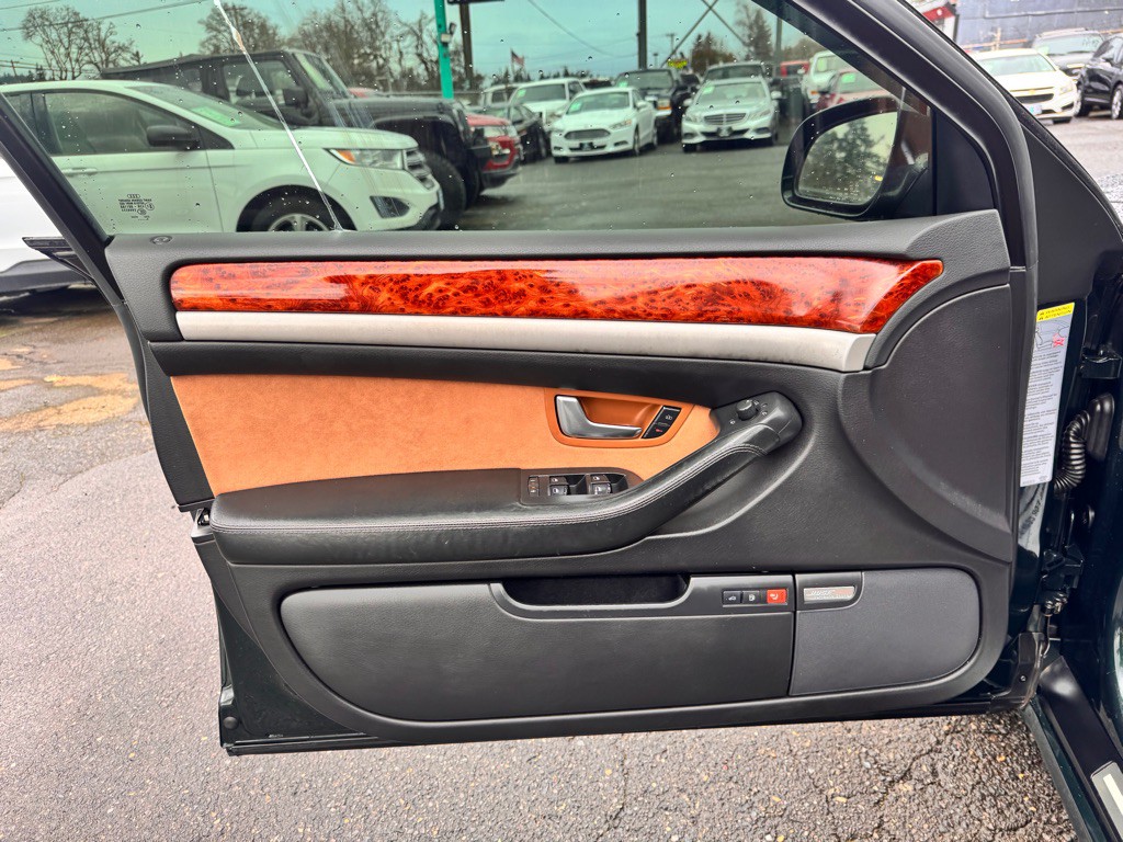 2007 Audi A8 Image 11