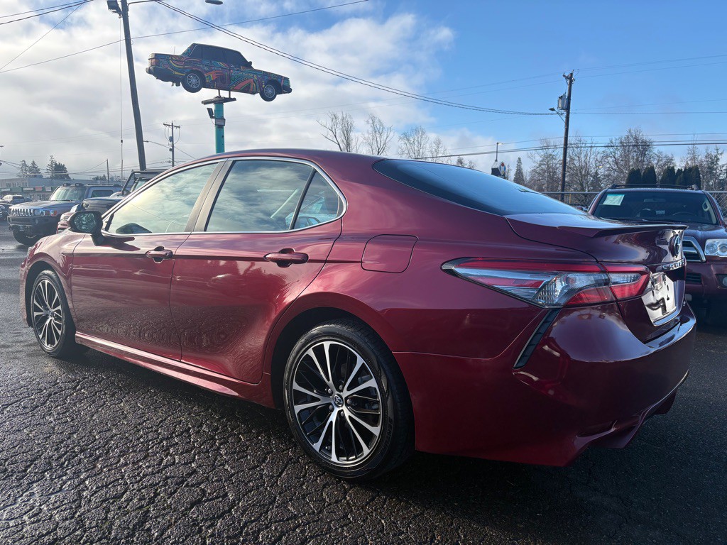 2018 Toyota Camry Image 2