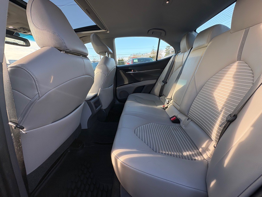 2018 Toyota Camry Image 8