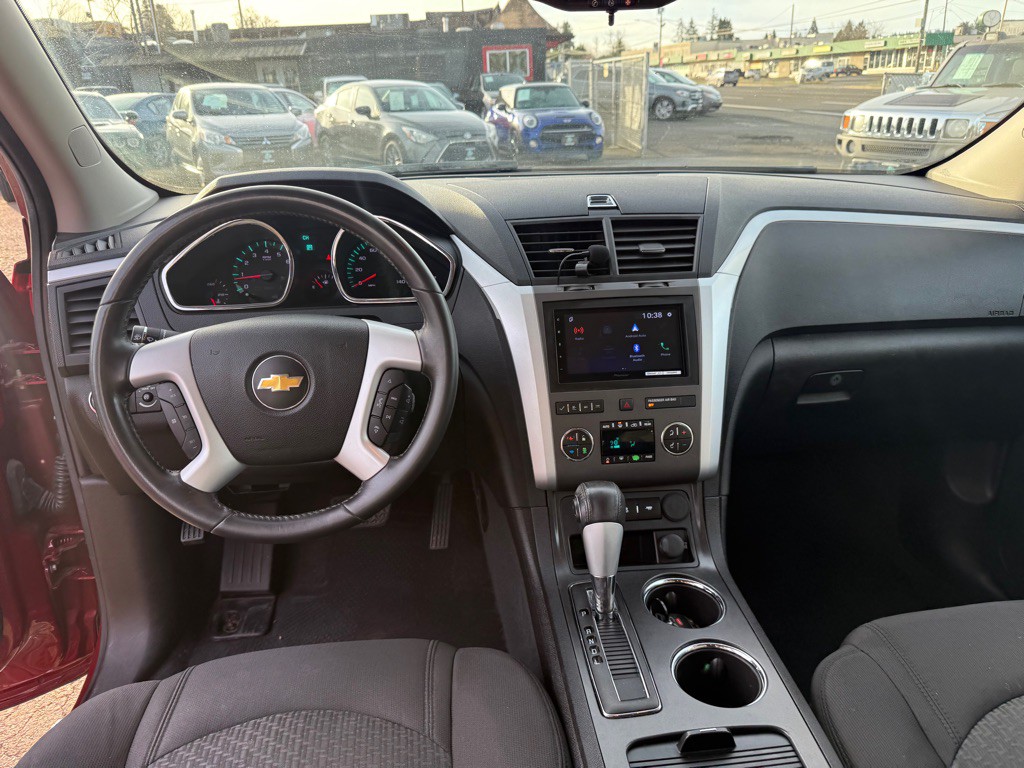 2011 Chevrolet Traverse Image 12