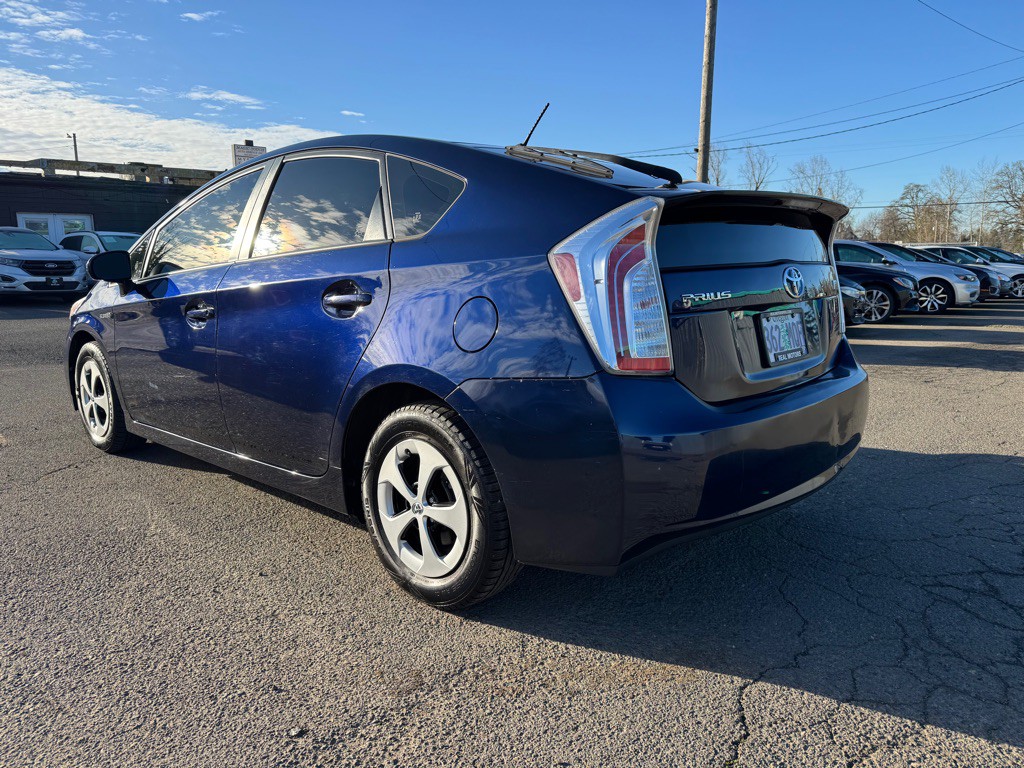 2012 Toyota Prius Image 3