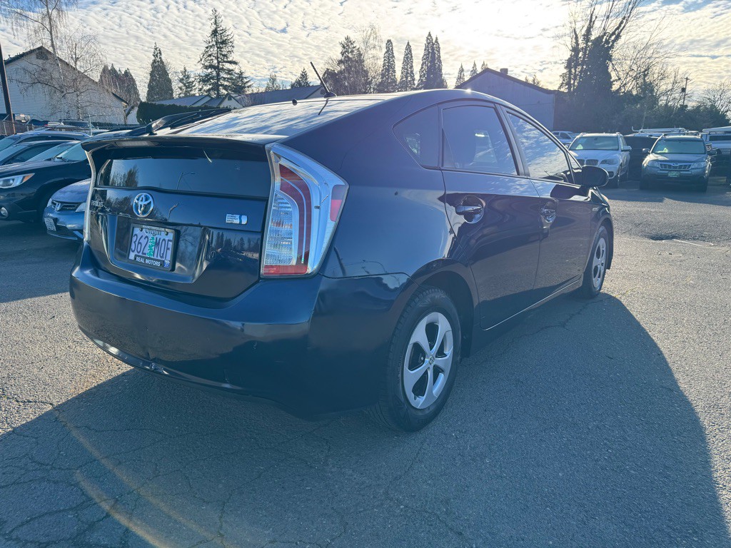 2012 Toyota Prius Image 5