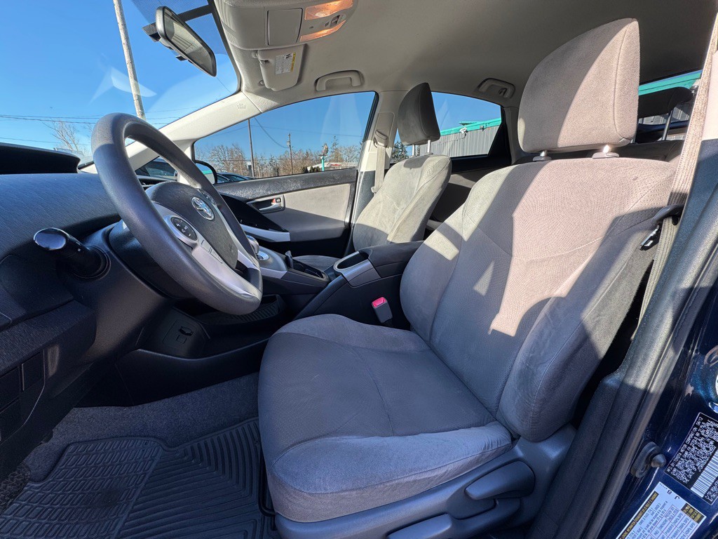 2012 Toyota Prius Image 9