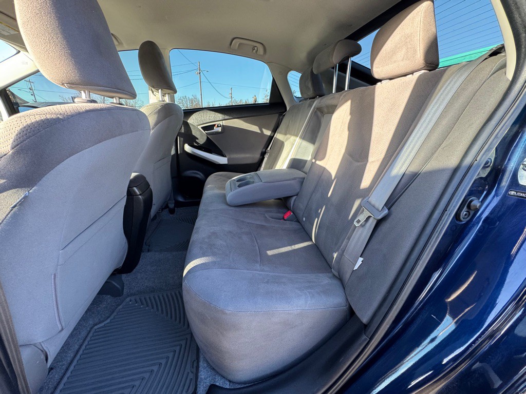 2012 Toyota Prius Image 10