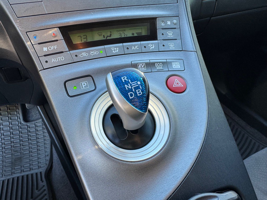 2012 Toyota Prius Image 18