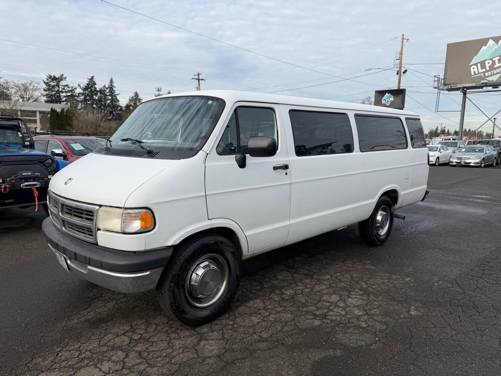 1995 Dodge Ram Van Image 1