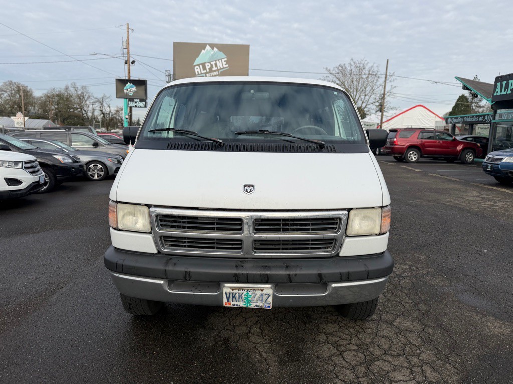 1995 Dodge Ram Van Image 2