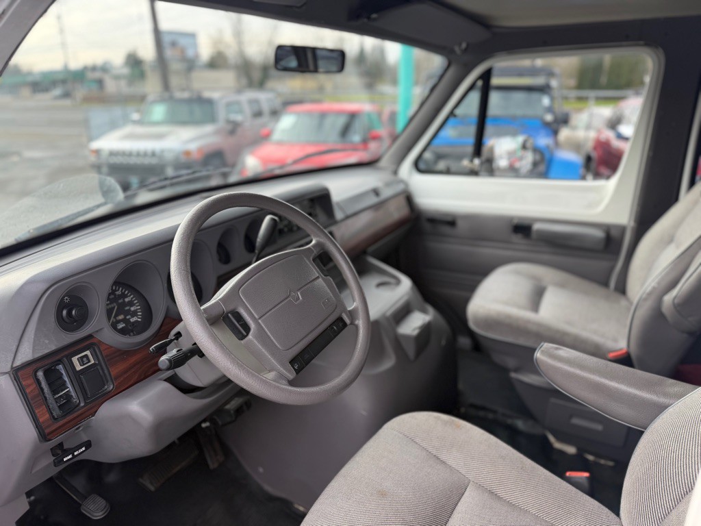 1995 Dodge Ram Van Image 7