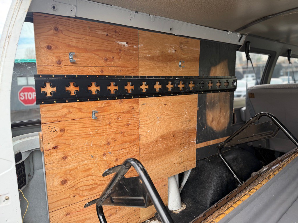 1995 Dodge Ram Van Image 9