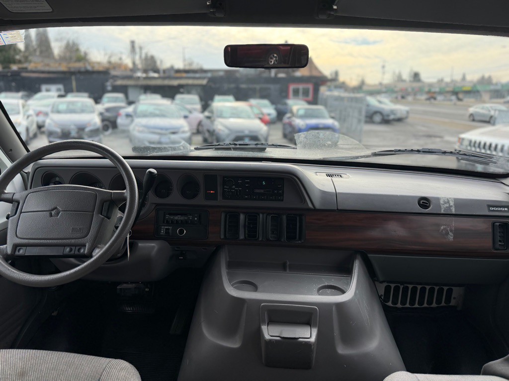 1995 Dodge Ram Van Image 12