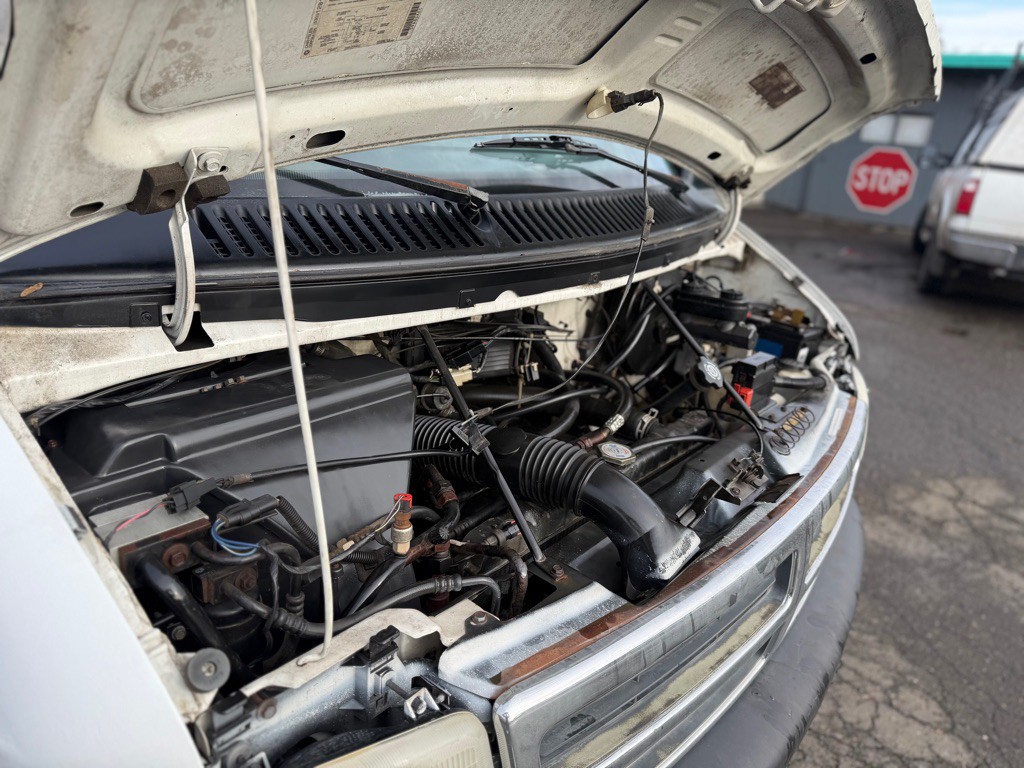 1995 Dodge Ram Van Image 14