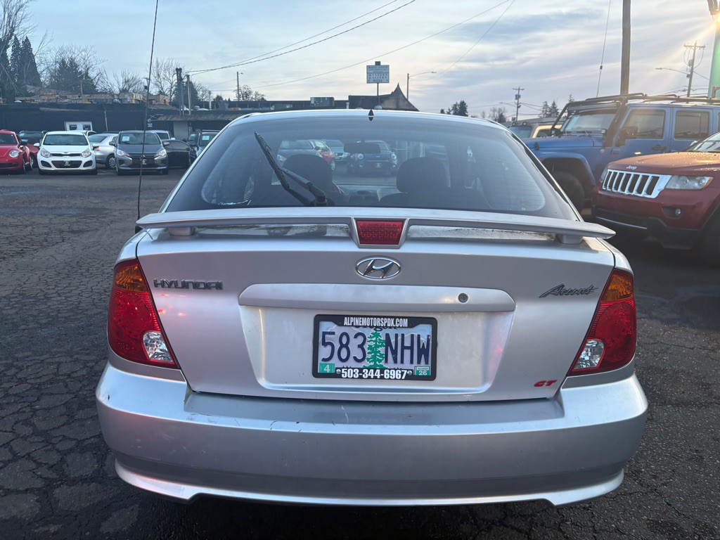 2004 Hyundai Accent Image 3
