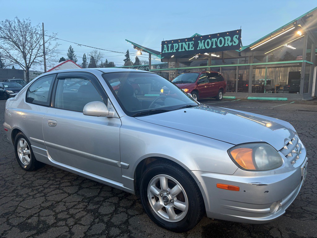 2004 Hyundai Accent Image 5