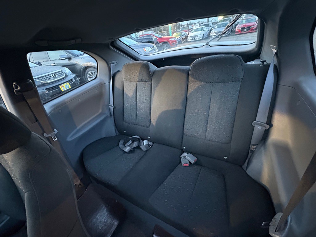 2004 Hyundai Accent Image 8