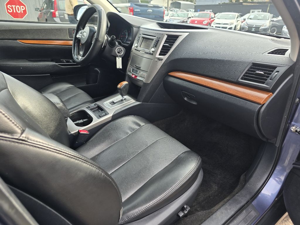 2014 Subaru Outback Image 12