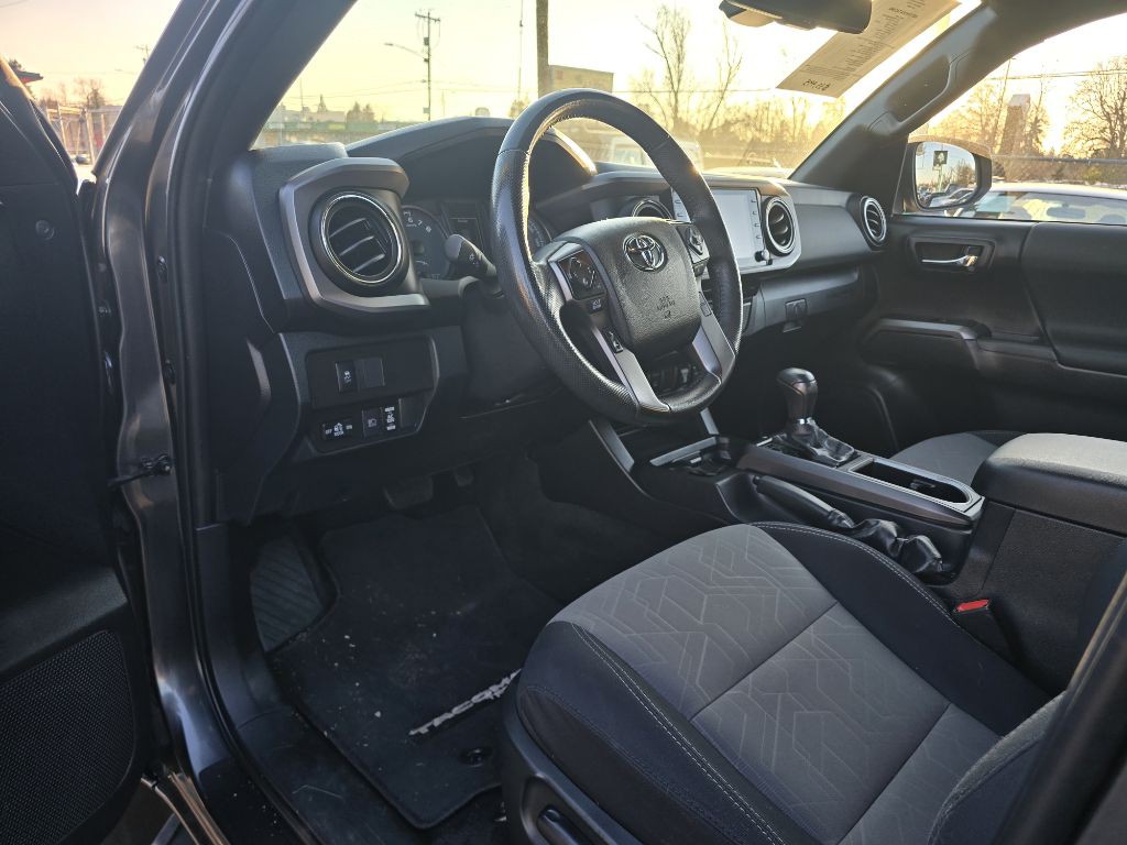 2021 Toyota Tacoma Image 9