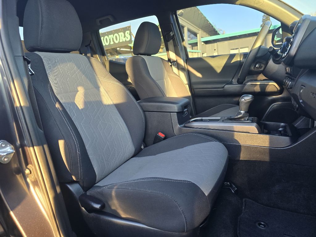 2021 Toyota Tacoma Image 11