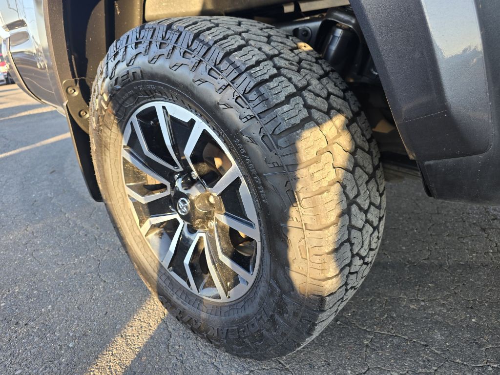 2021 Toyota Tacoma Image 16