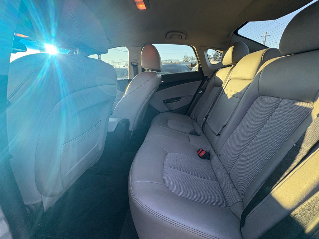 2012 Buick Verano Image 8