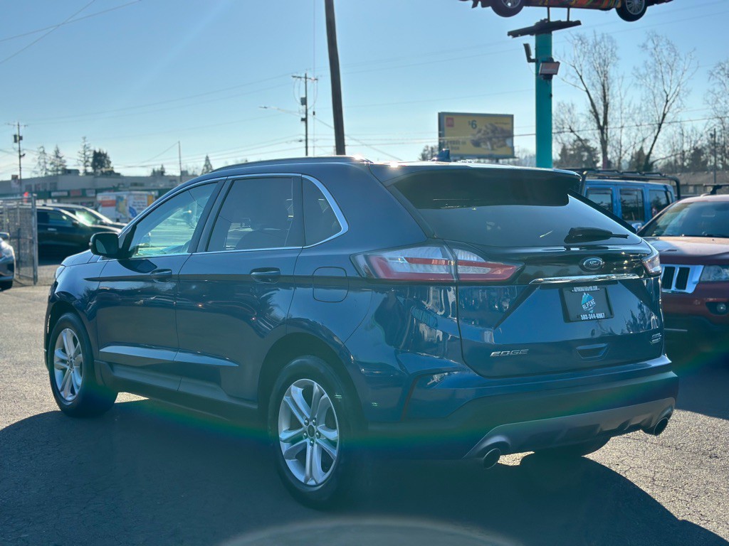 2020 Ford Edge Image 2