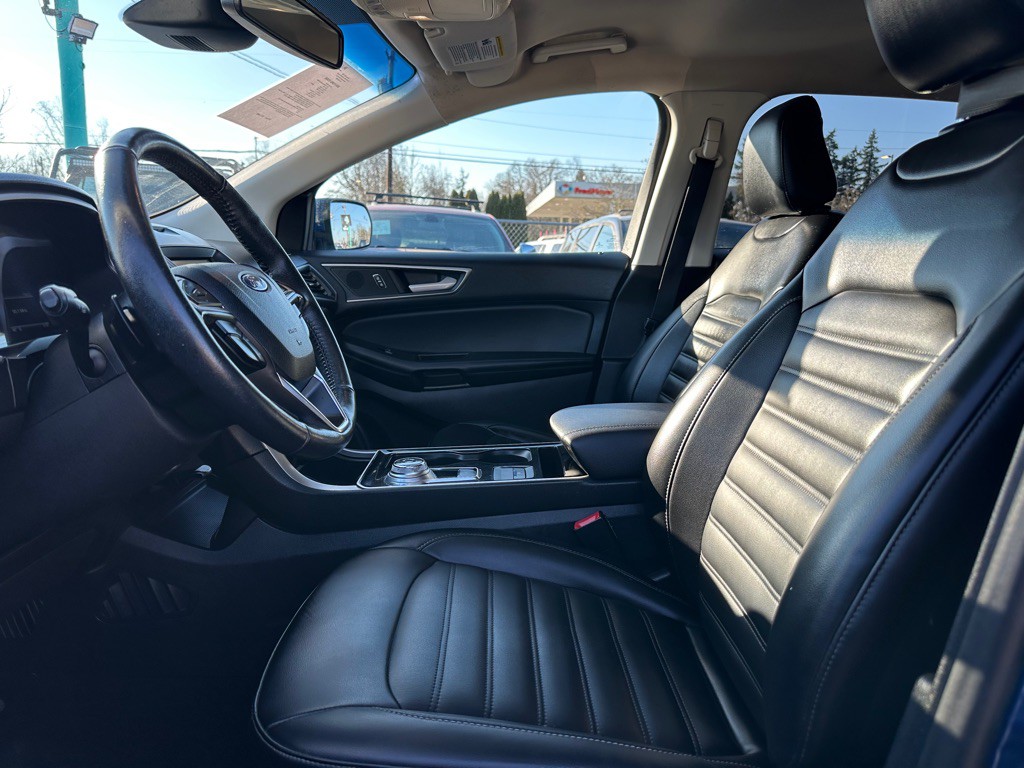 2020 Ford Edge Image 7