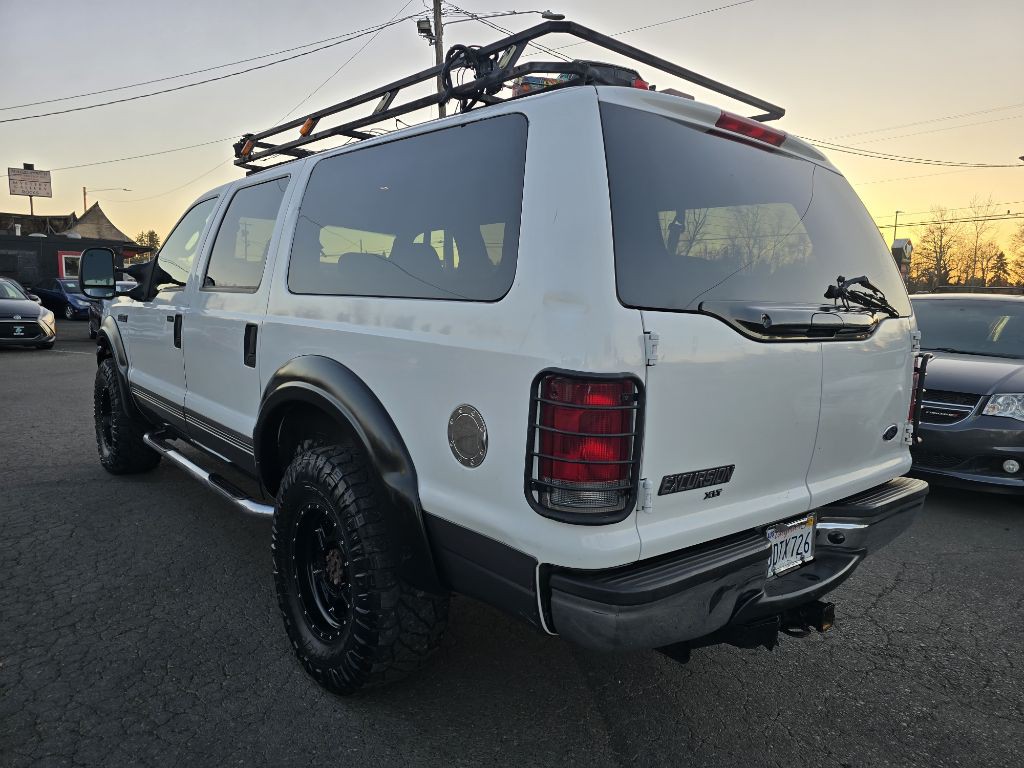 2003 Ford Excursion Image 3