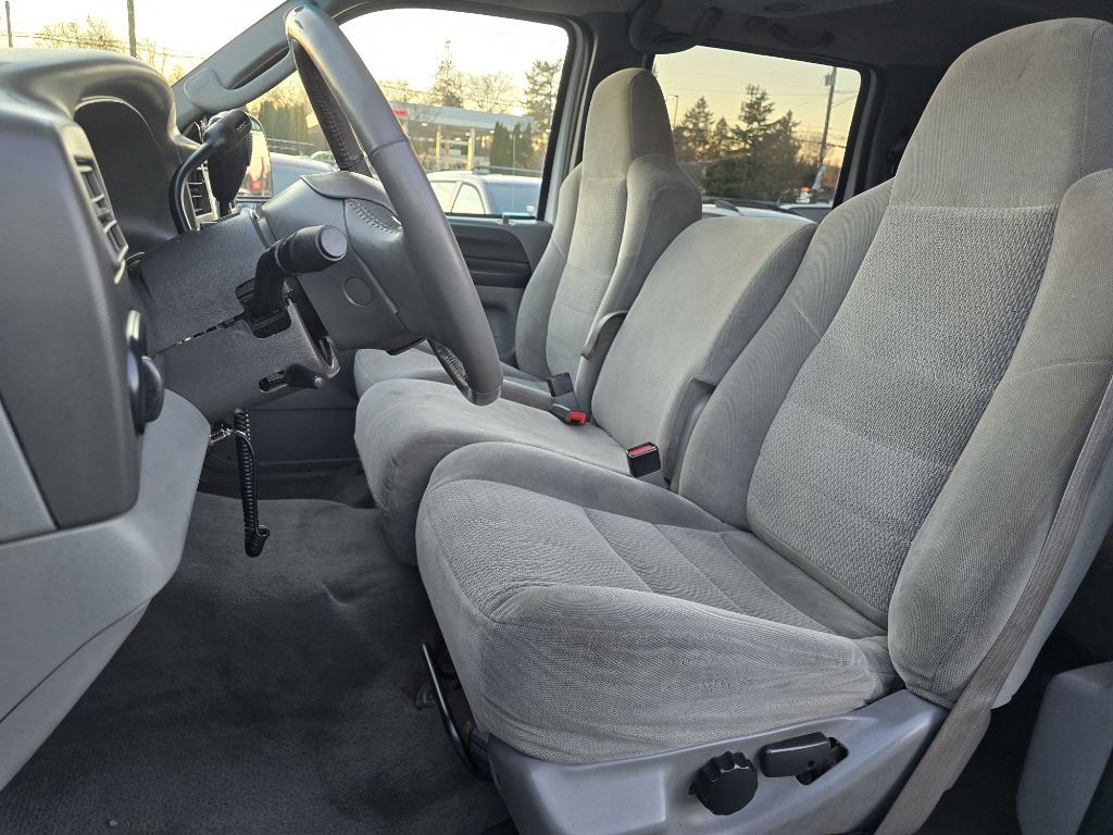 2003 Ford Excursion Image 10