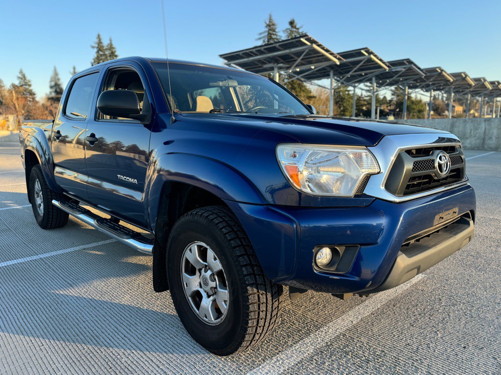 2014 Toyota Tacoma Image 1
