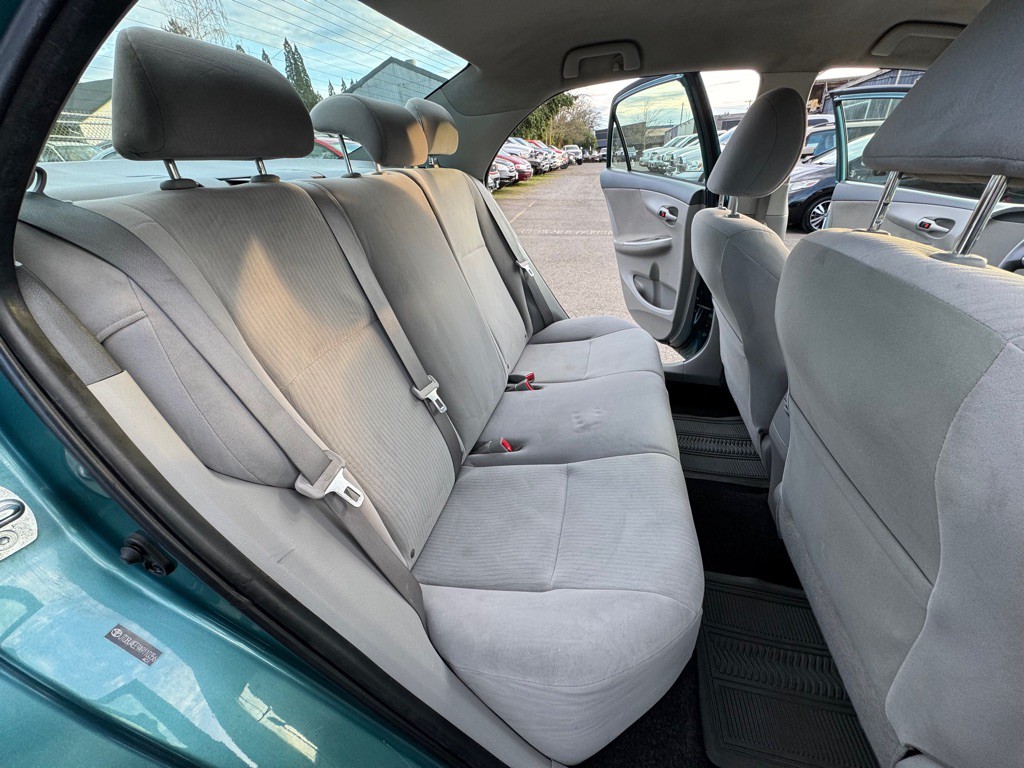 2010 Toyota Corolla Image 12