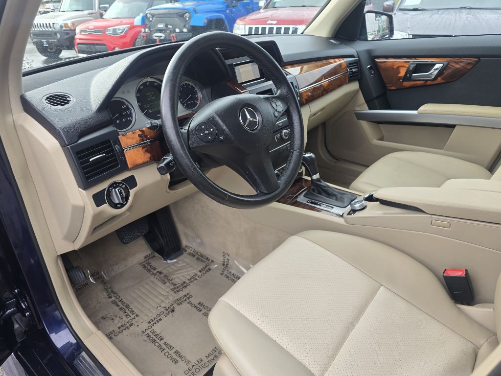 2010 Mercedes-Benz GLK-Class Image 9
