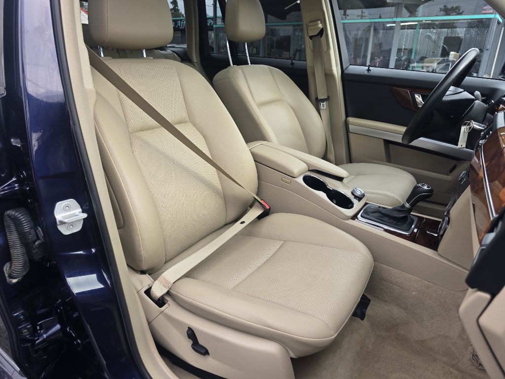 2010 Mercedes-Benz GLK-Class Image 11