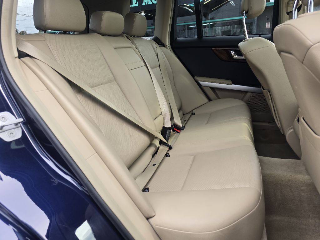 2010 Mercedes-Benz GLK-Class Image 14