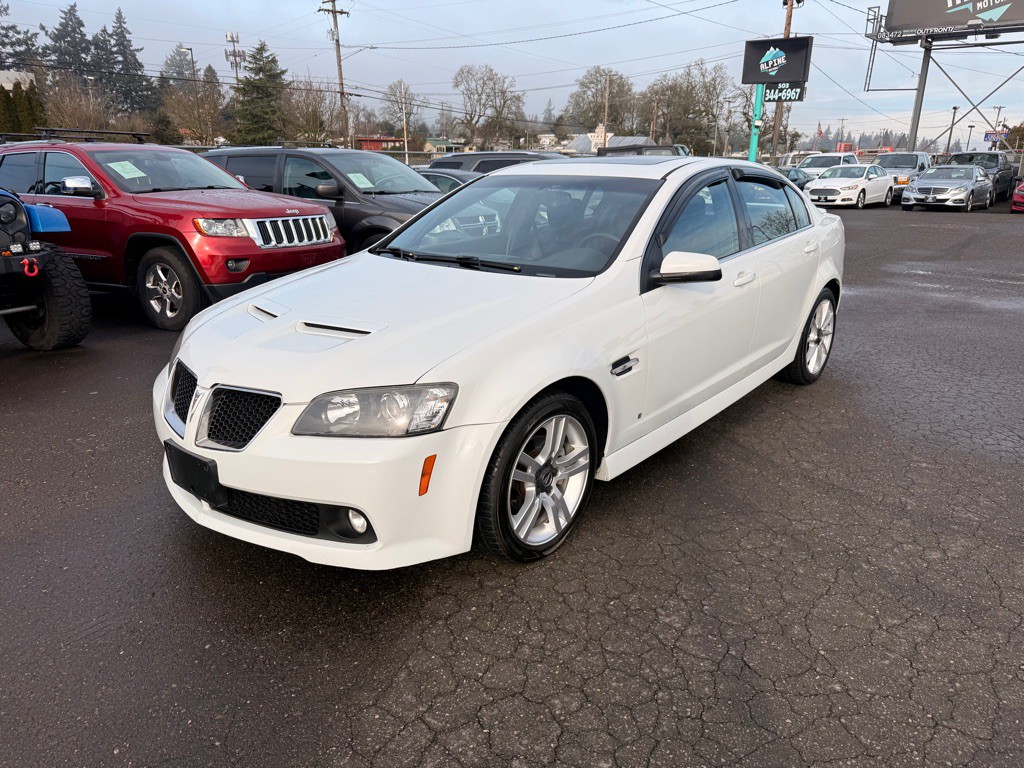 2009 Pontiac G8 Image 1