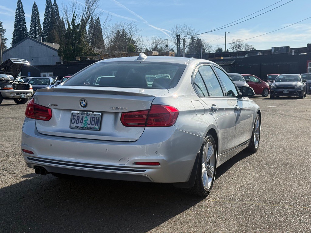 2016 BMW 3 Series Image 3