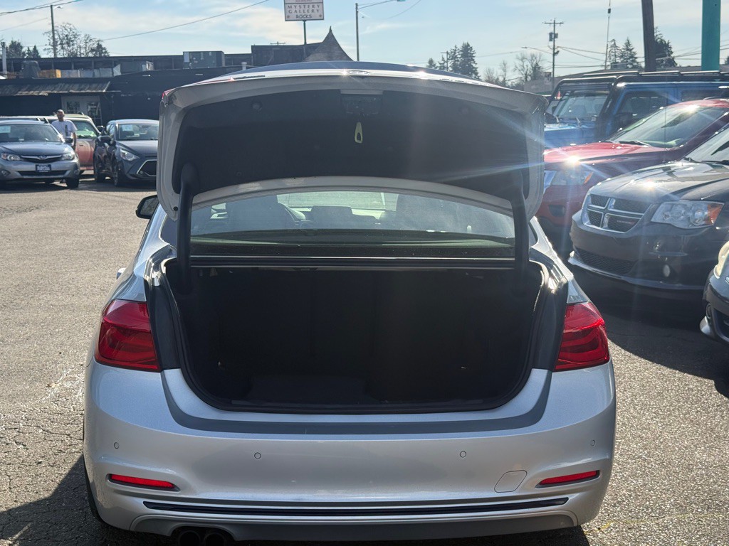 2016 BMW 3 Series Image 5