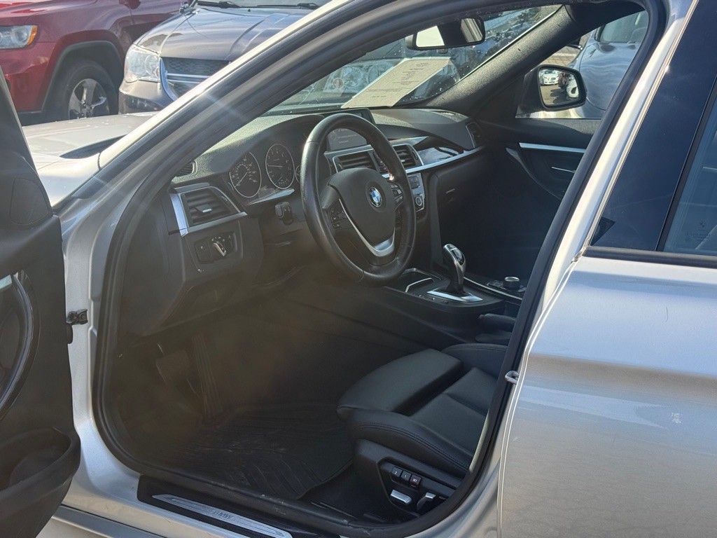 2016 BMW 3 Series Image 6