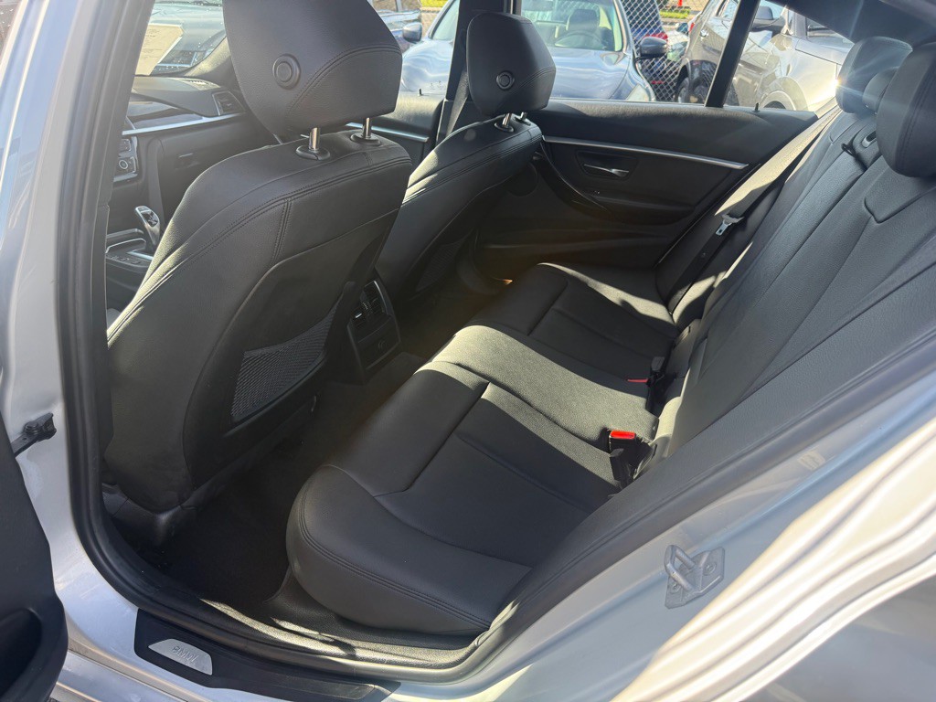 2016 BMW 3 Series Image 7