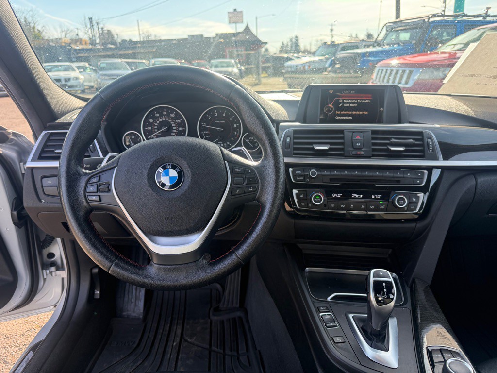 2016 BMW 3 Series Image 8