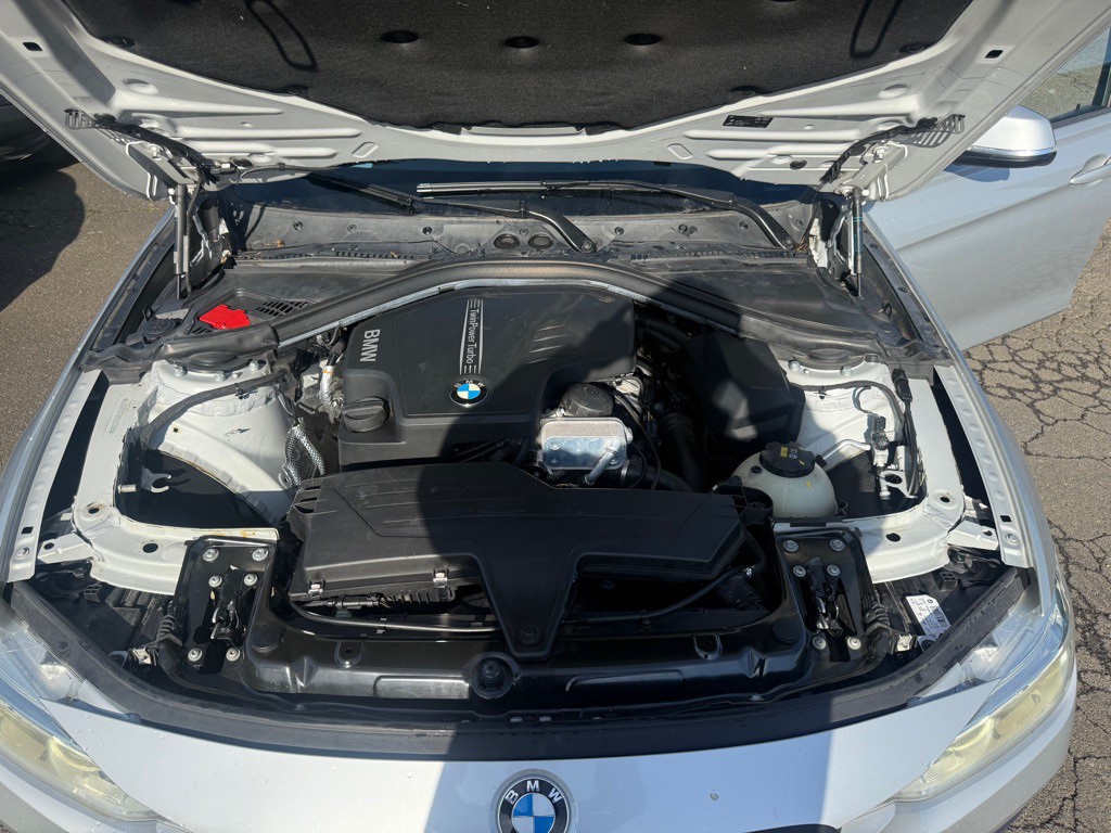 2016 BMW 3 Series Image 9