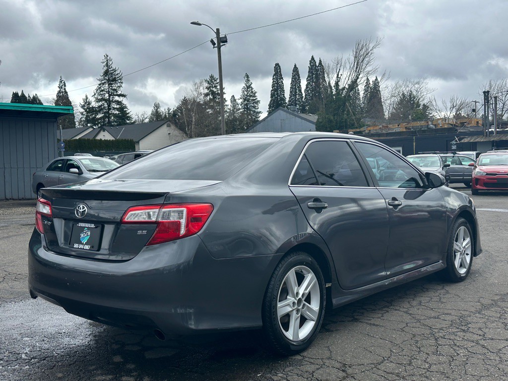 2014 Toyota Camry Image 4
