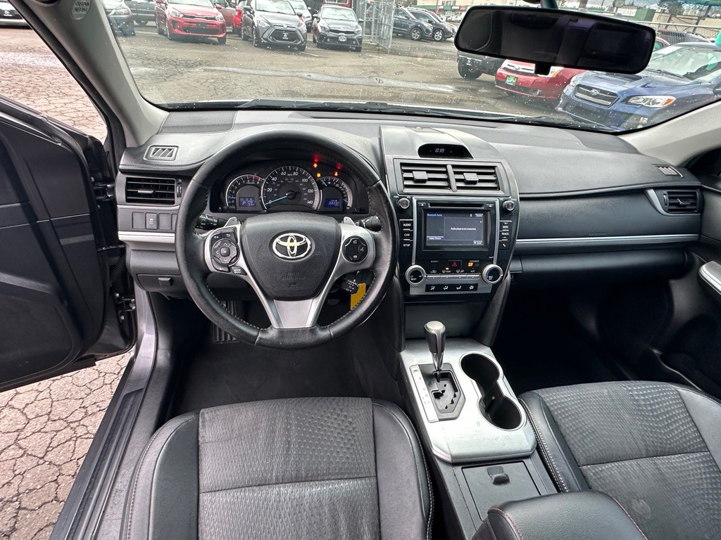 2014 Toyota Camry Image 9