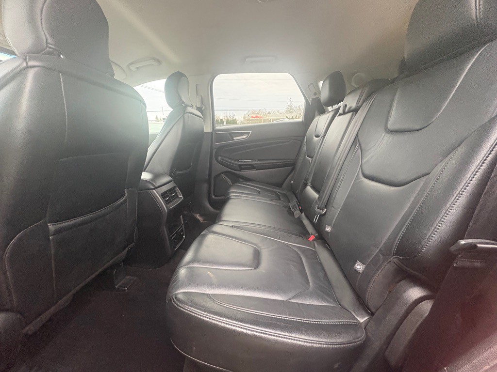 2016 Ford Edge Image 8