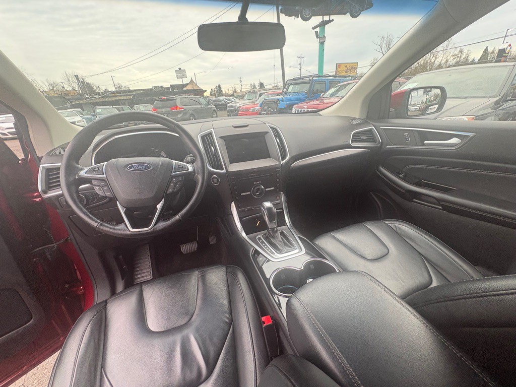 2016 Ford Edge Image 9
