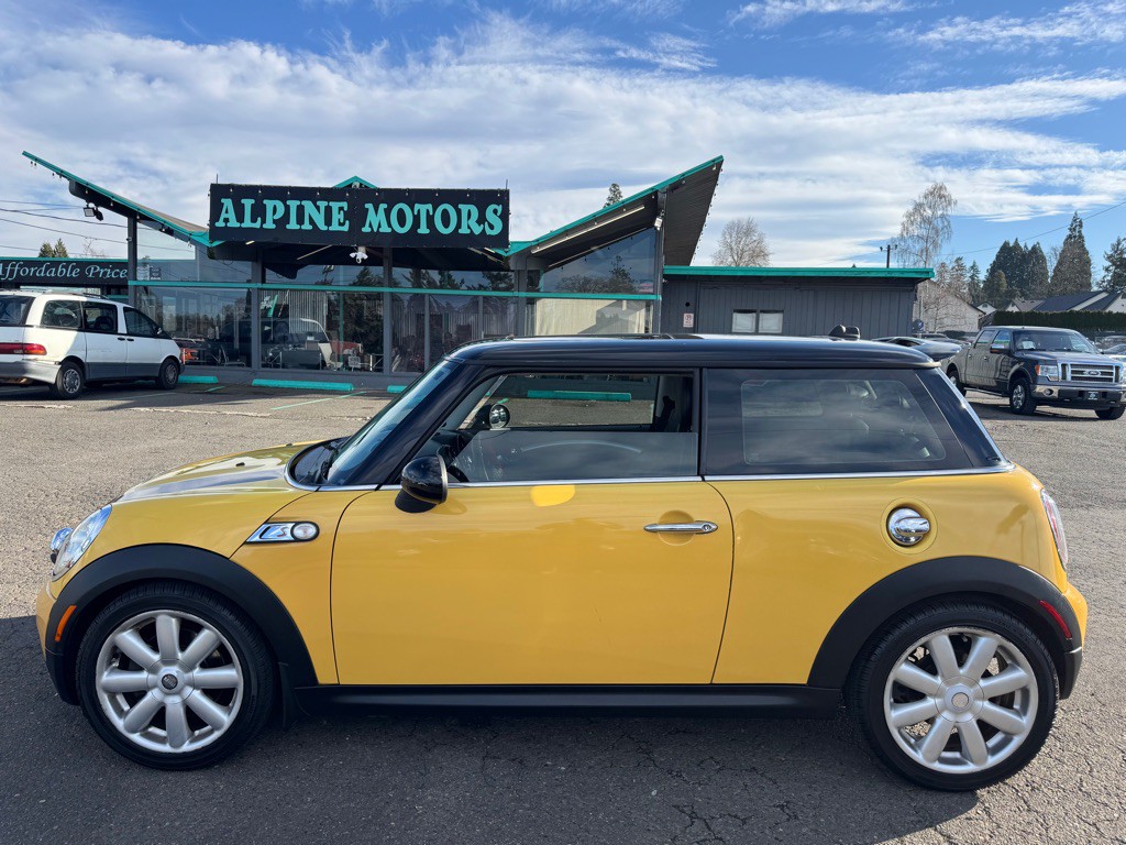 2007 MINI Cooper Image 2