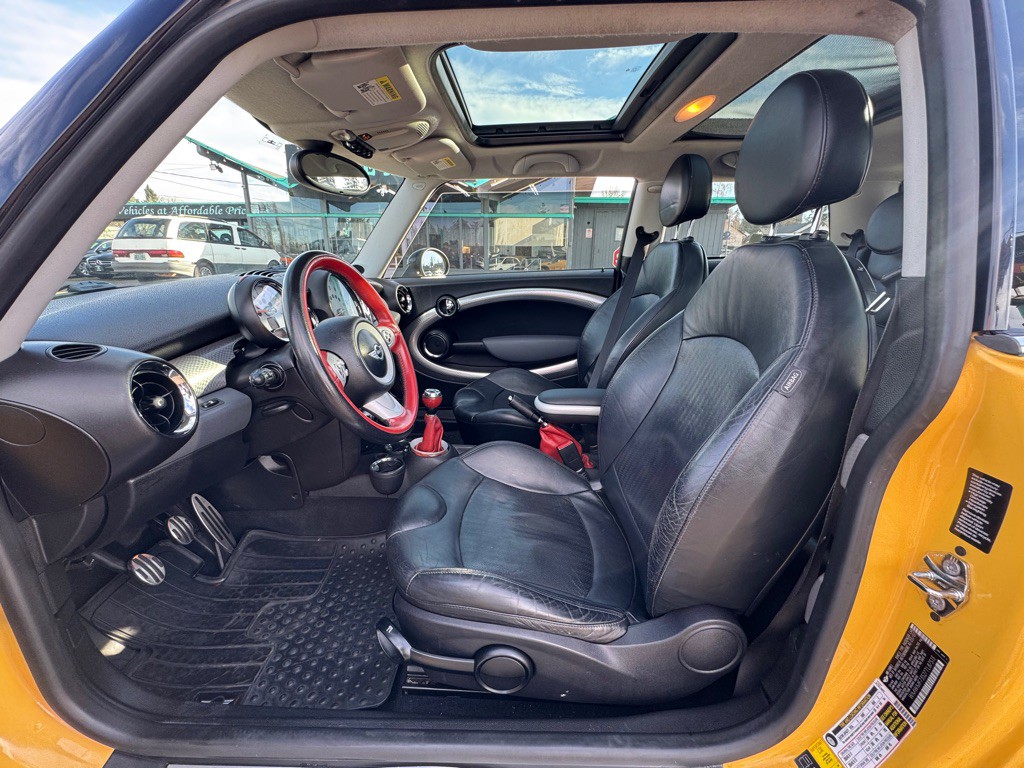 2007 MINI Cooper Image 9