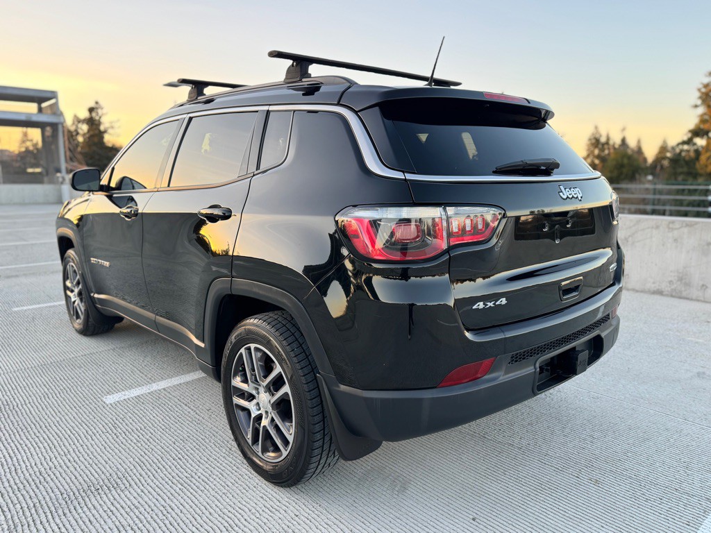 2018 Jeep Compass Image 2
