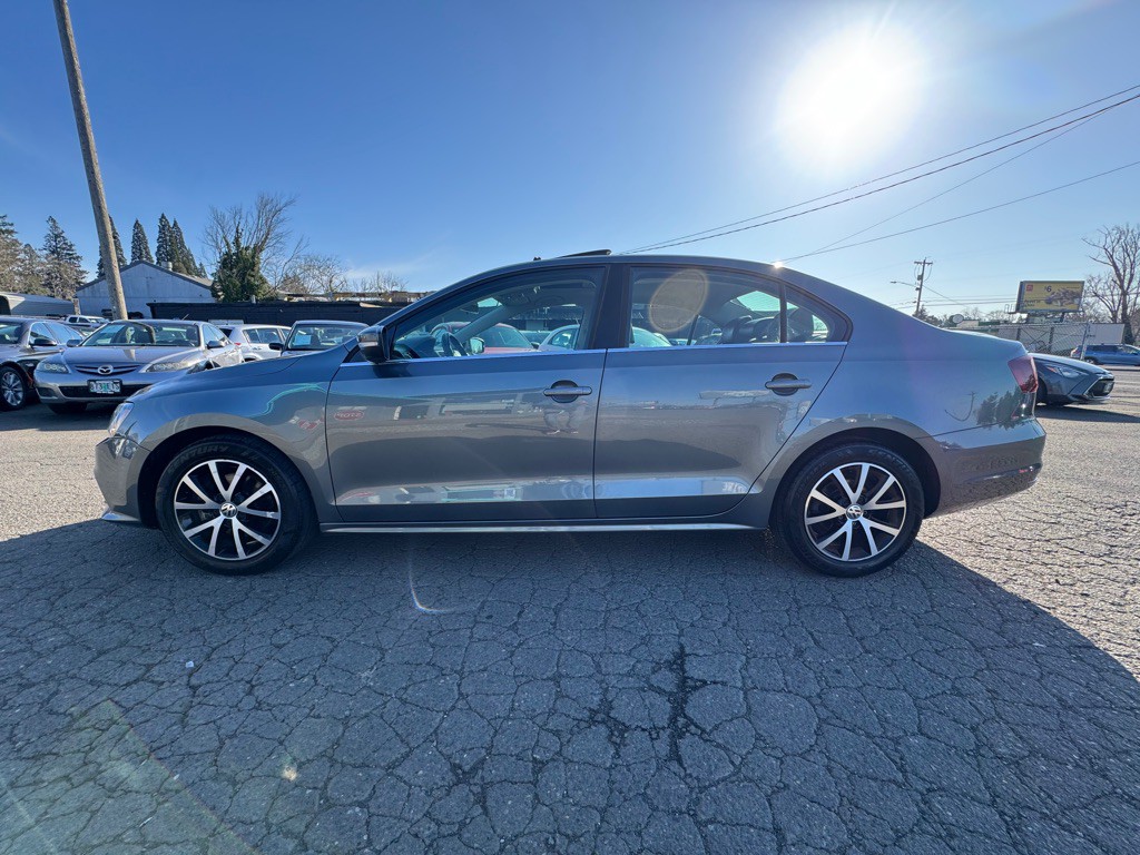 2017 Volkswagen Jetta Image 2