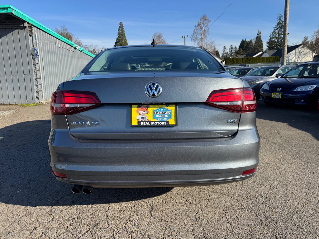 2017 Volkswagen Jetta Image 4