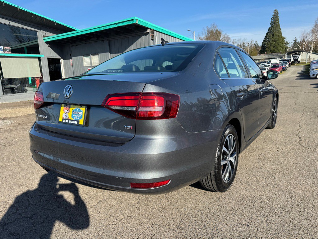 2017 Volkswagen Jetta Image 5